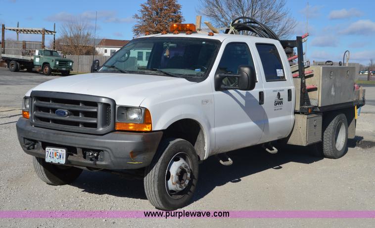 image for item I2913 2000 Ford F450 Super Duty flatbed truck