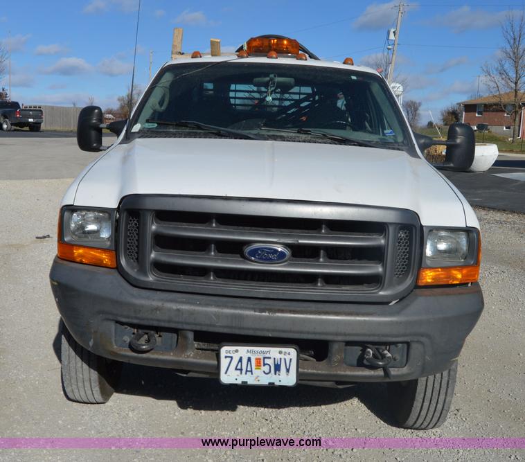 image for item I2913 2000 Ford F450 Super Duty flatbed truck