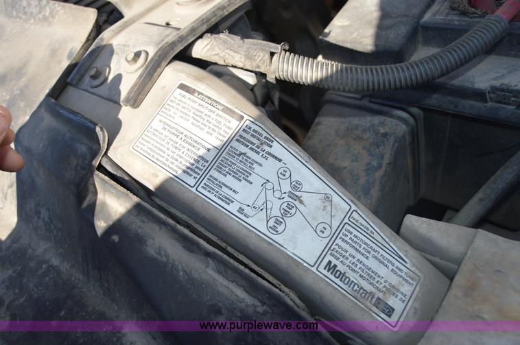 image for item I2913 2000 Ford F450 Super Duty flatbed truck