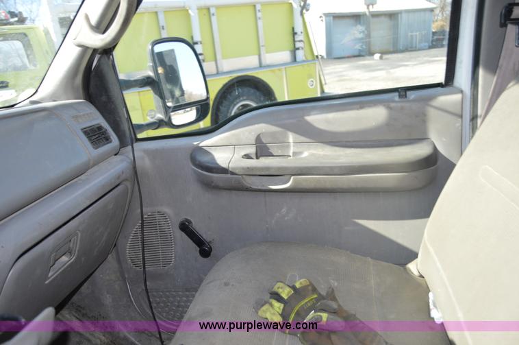 image for item I2913 2000 Ford F450 Super Duty flatbed truck