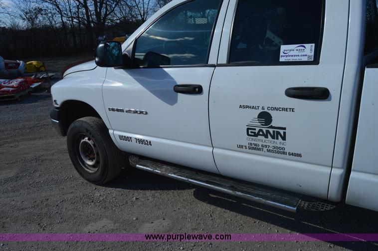 image for item I2918 2004 Dodge Ram 2500 Quad Cab pickup truck