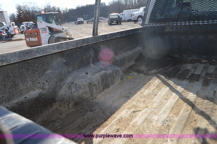 image for item I2918 2004 Dodge Ram 2500 Quad Cab pickup truck