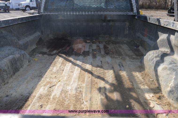 image for item I2918 2004 Dodge Ram 2500 Quad Cab pickup truck