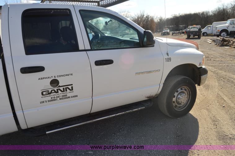 image for item I2918 2004 Dodge Ram 2500 Quad Cab pickup truck
