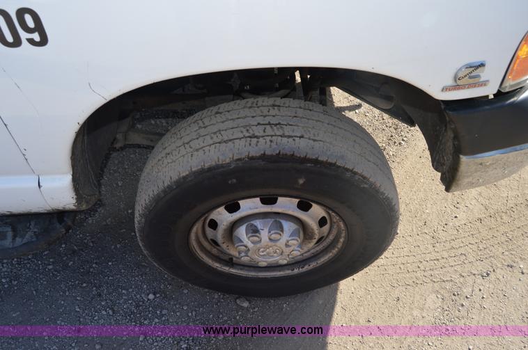 image for item I2918 2004 Dodge Ram 2500 Quad Cab pickup truck