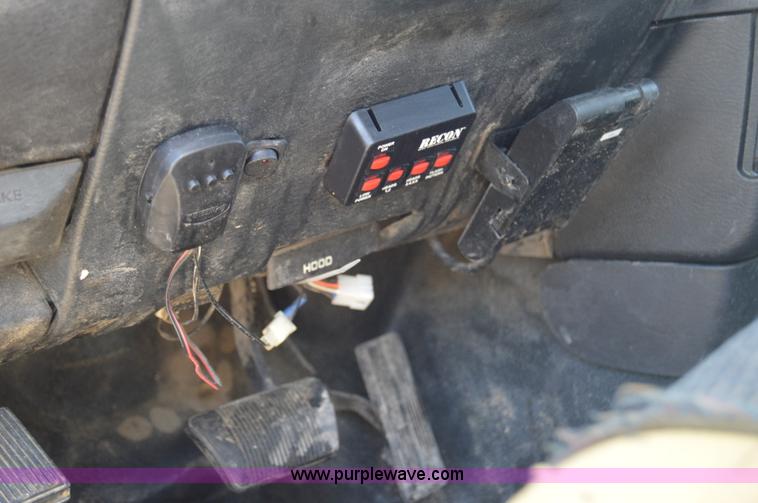 image for item I2918 2004 Dodge Ram 2500 Quad Cab pickup truck