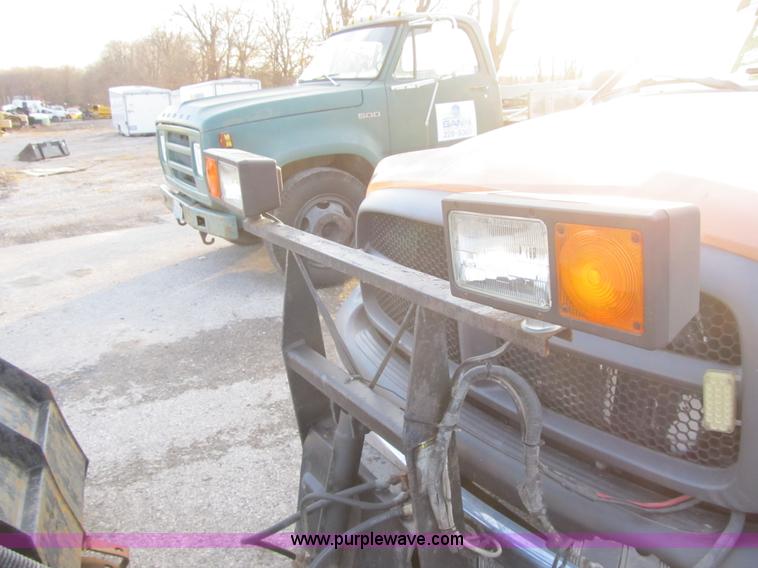 image for item I2918 2004 Dodge Ram 2500 Quad Cab pickup truck