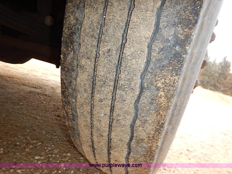 image for item I5207 1991 International 9400 Eagle fuel truck