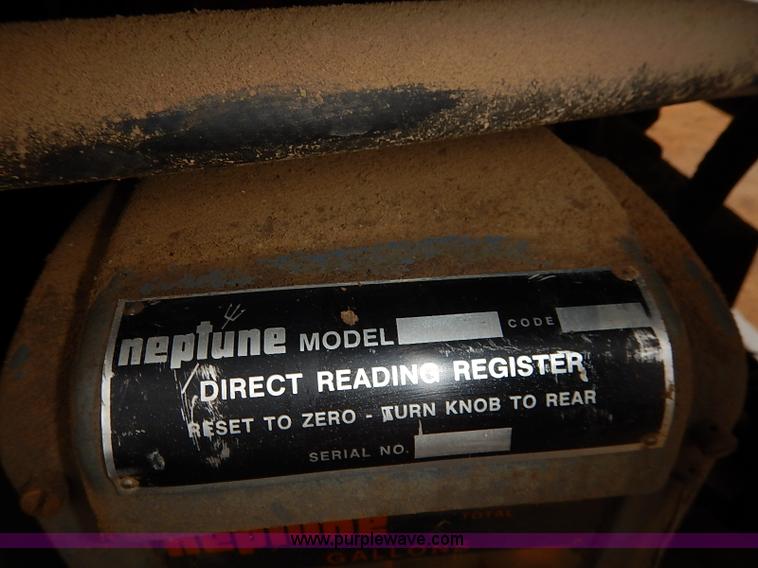 image for item I5207 1991 International 9400 Eagle fuel truck