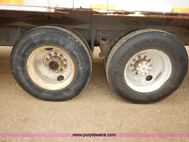 image for item I5207 1991 International 9400 Eagle fuel truck