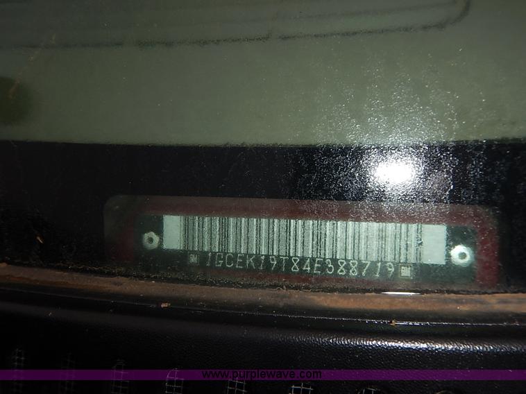 image for item I5208 2004 Chevrolet Silverado 1500 Z71 Ext. Cab pickup truck