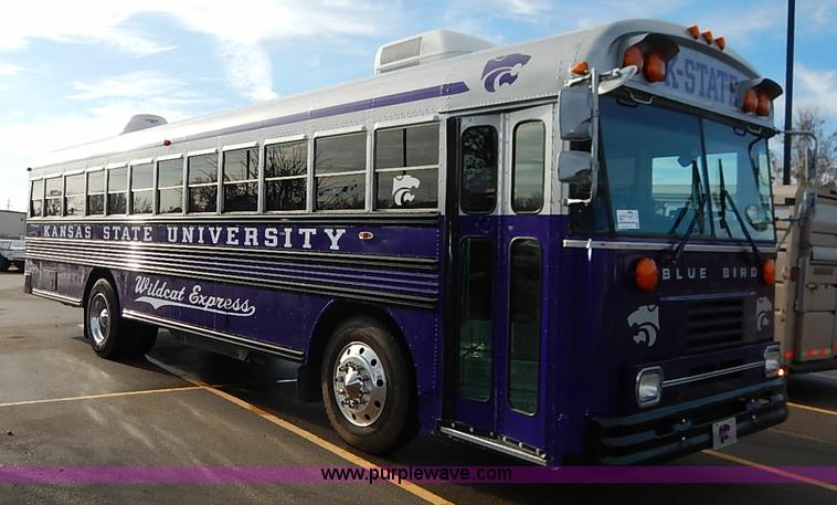 image for item I5214 1990 Blue Bird TC2000 tailgating bus