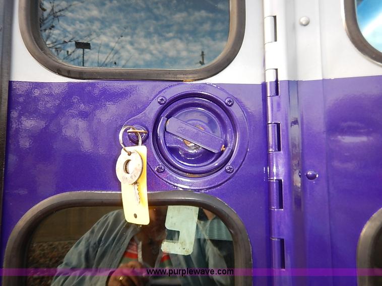 image for item I5214 1990 Blue Bird TC2000 tailgating bus