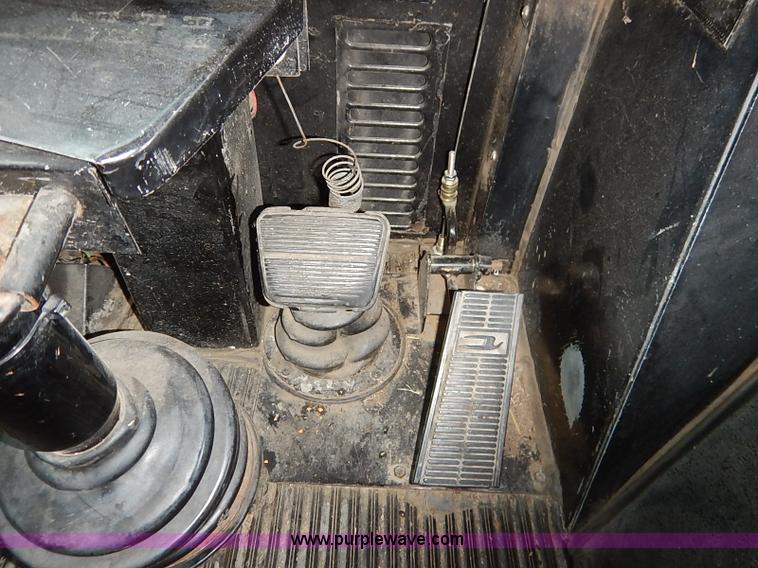 image for item I5214 1990 Blue Bird TC2000 tailgating bus