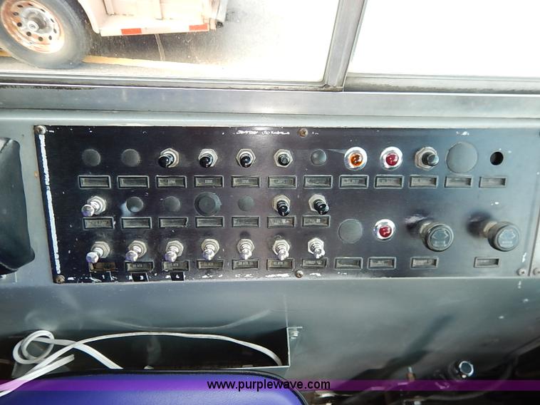 image for item I5214 1990 Blue Bird TC2000 tailgating bus