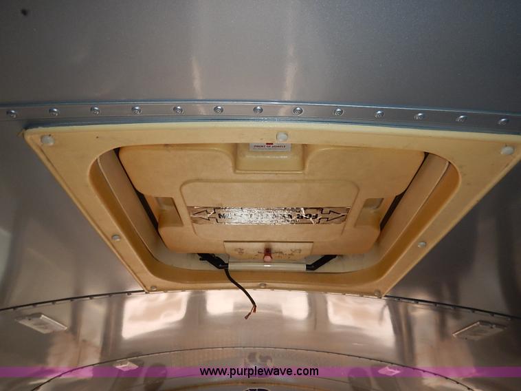 image for item I5214 1990 Blue Bird TC2000 tailgating bus