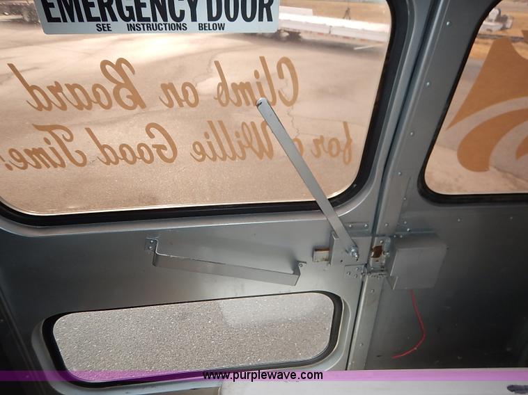 image for item I5214 1990 Blue Bird TC2000 tailgating bus