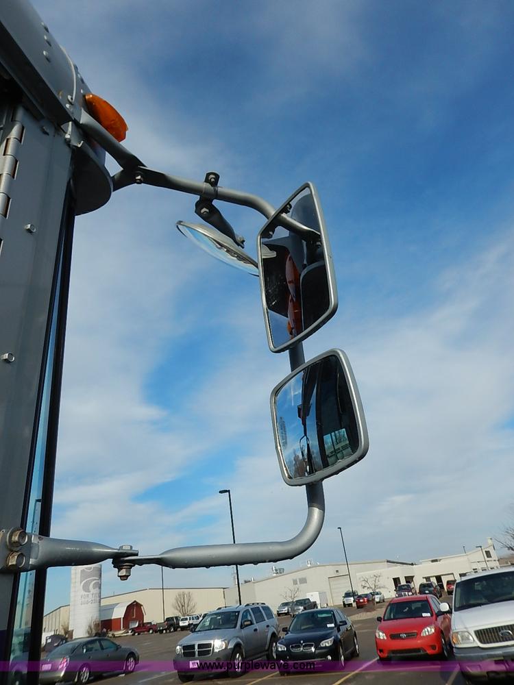 image for item I5214 1990 Blue Bird TC2000 tailgating bus