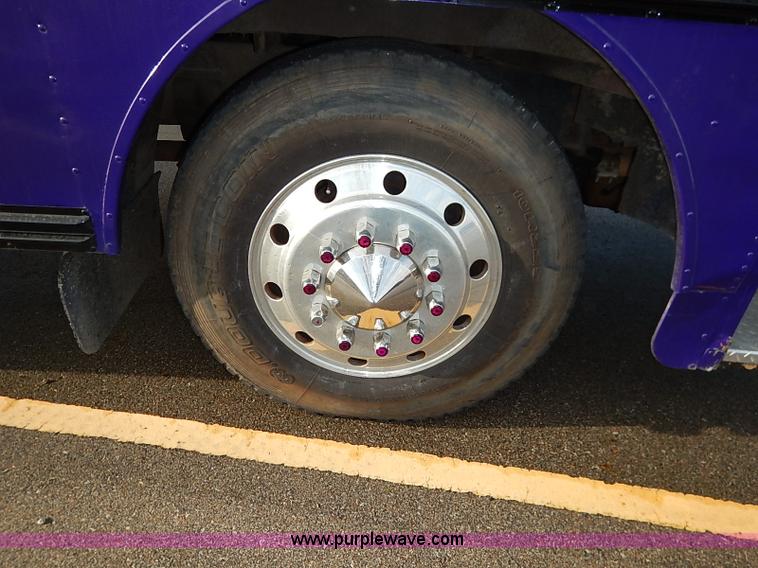 image for item I5214 1990 Blue Bird TC2000 tailgating bus