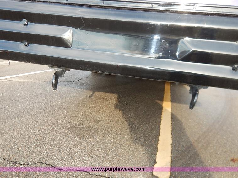 image for item I5214 1990 Blue Bird TC2000 tailgating bus