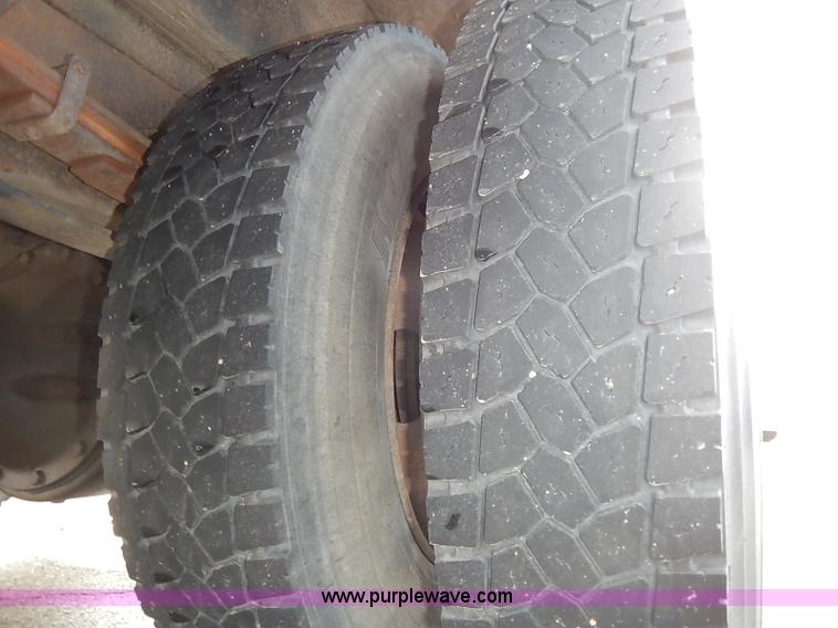 image for item I5214 1990 Blue Bird TC2000 tailgating bus