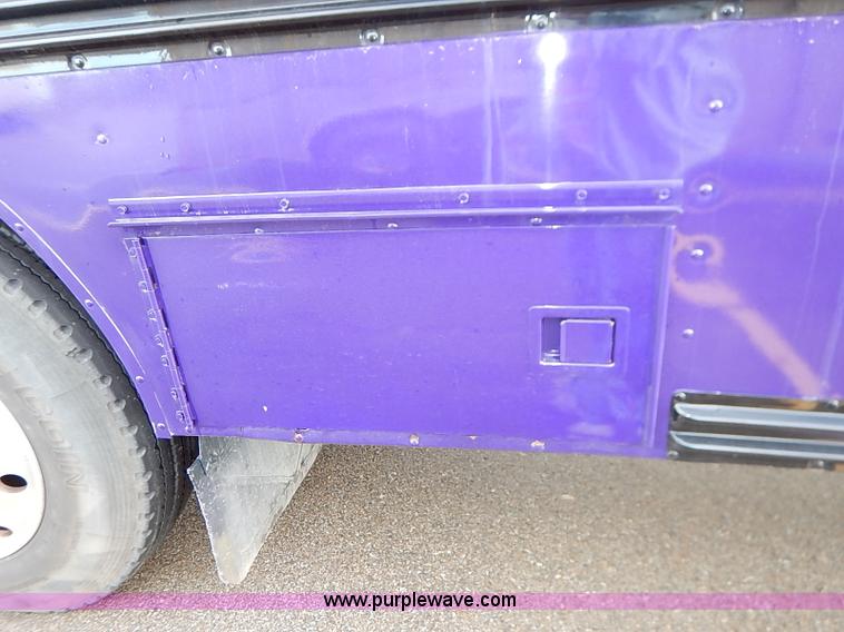 image for item I5214 1990 Blue Bird TC2000 tailgating bus