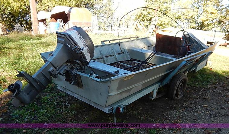 image for item I5388 Lowe Line aluminum flat bottom boat