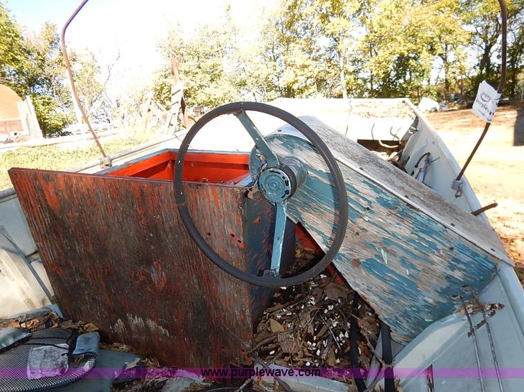 image for item I5388 Lowe Line aluminum flat bottom boat