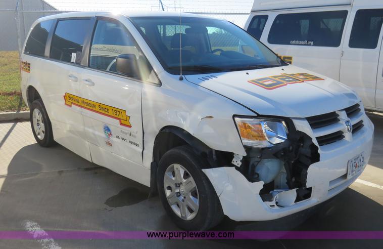 image for item I5971 2009 Dodge Grand Caravan SE handicap van