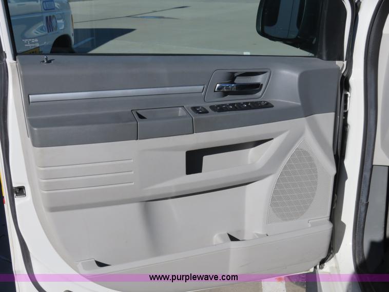 image for item I5971 2009 Dodge Grand Caravan SE handicap van