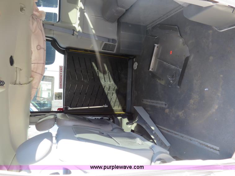 image for item I5971 2009 Dodge Grand Caravan SE handicap van