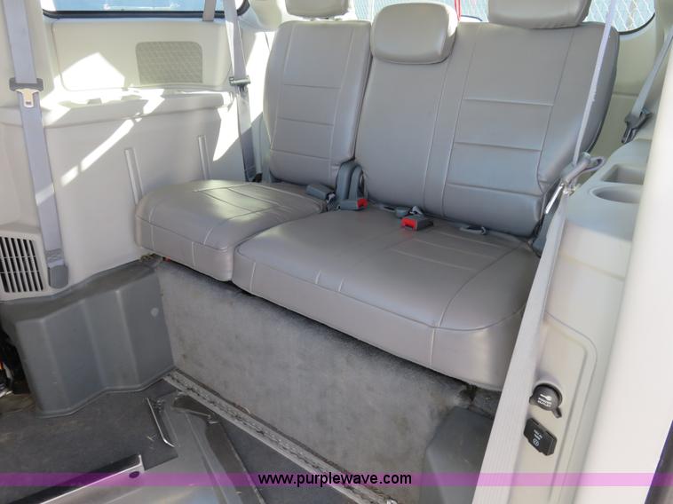image for item I5971 2009 Dodge Grand Caravan SE handicap van