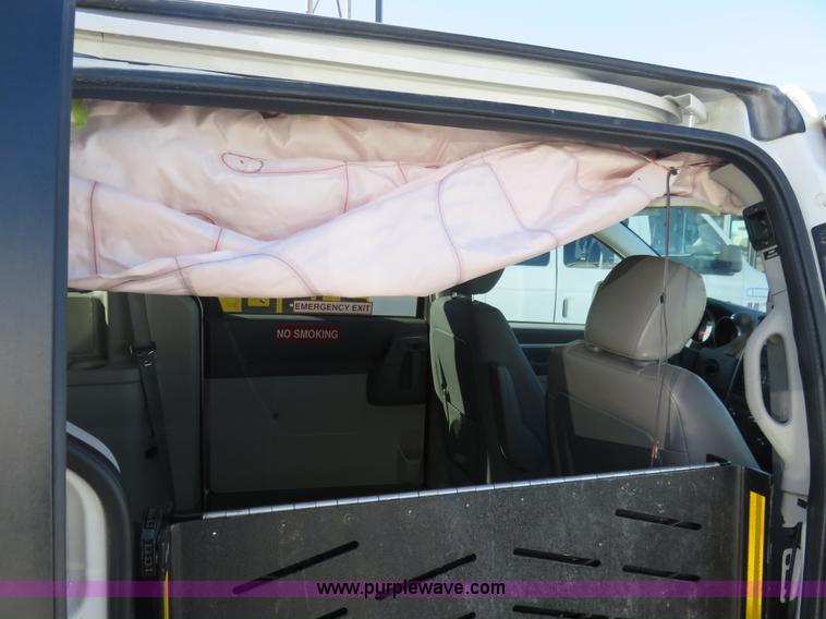 image for item I5971 2009 Dodge Grand Caravan SE handicap van