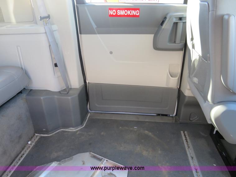 image for item I5971 2009 Dodge Grand Caravan SE handicap van