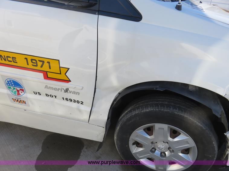 image for item I5971 2009 Dodge Grand Caravan SE handicap van