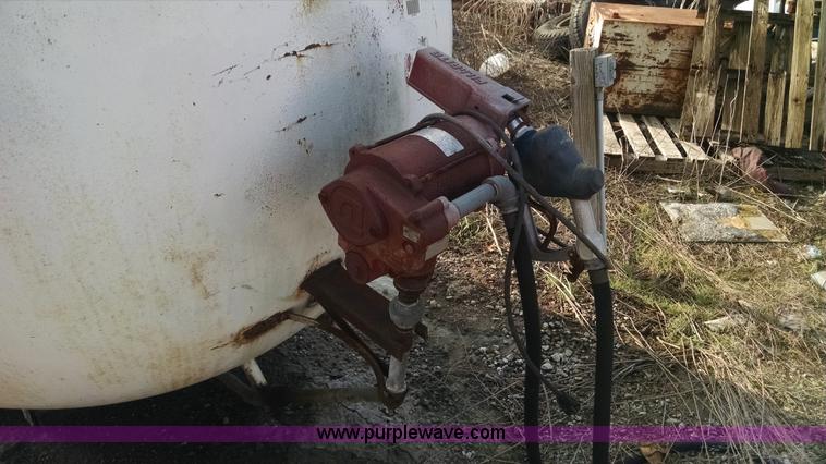 image for item I6917 2,250 gallon steel tank