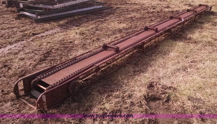image for item I6919 Approximately 28' square bale conveyor
