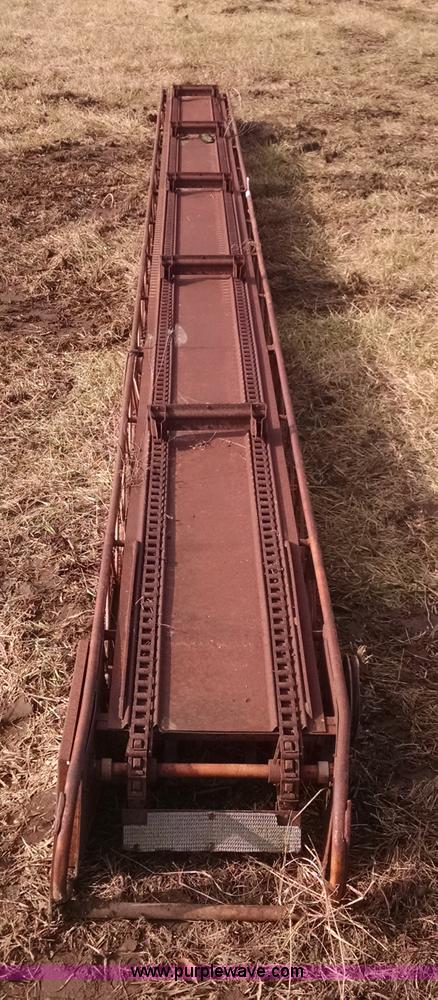 image for item I6919 Approximately 28' square bale conveyor