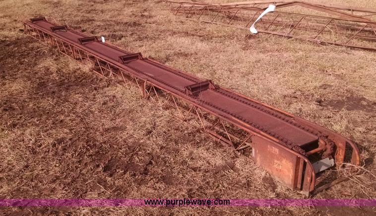image for item I6919 Approximately 28' square bale conveyor