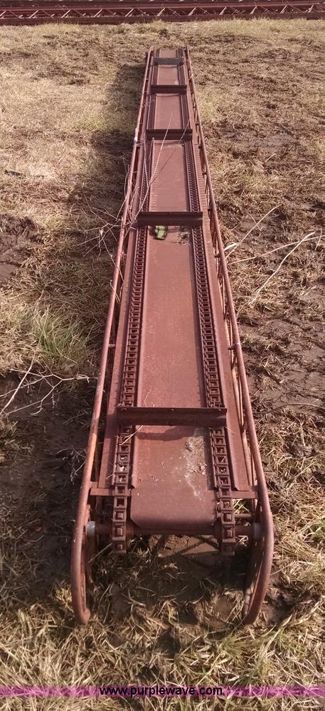 image for item I6919 Approximately 28' square bale conveyor
