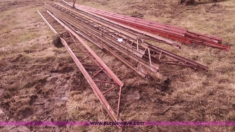 image for item I6920 (14) assorted steel trusses