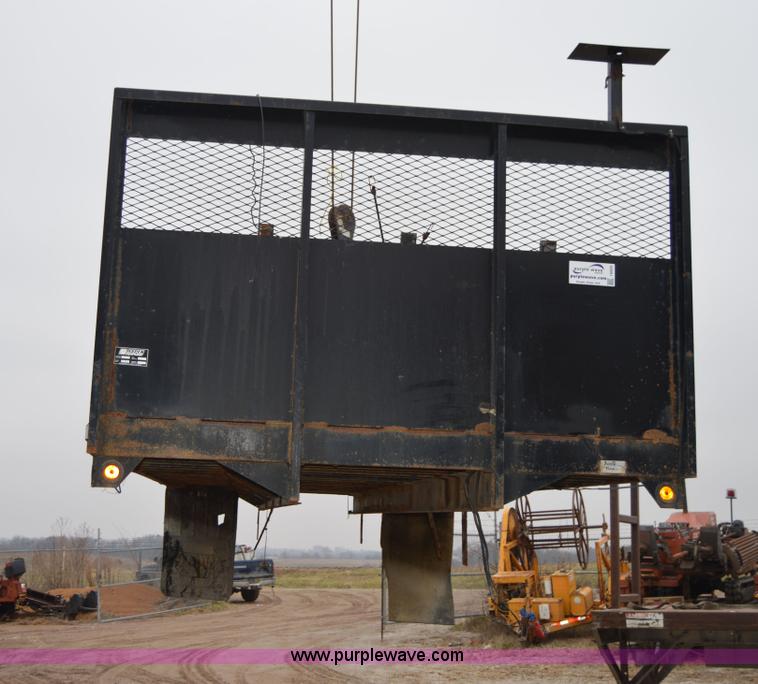 image for item I6934 18'L x 102"W flatbed