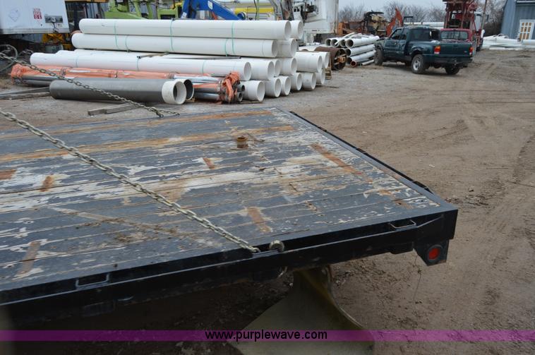 image for item I6934 18'L x 102"W flatbed