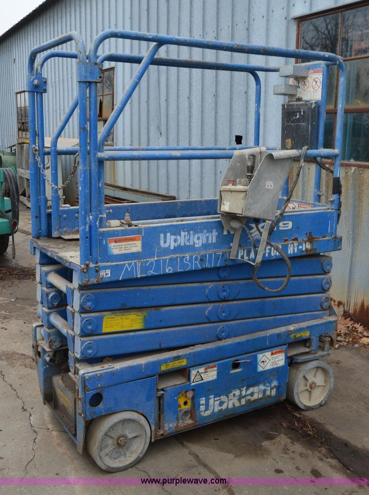 image for item I6935 Up Right MX19 scissor lift