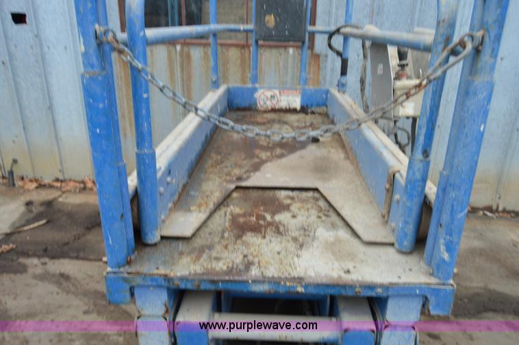 image for item I6935 Up Right MX19 scissor lift