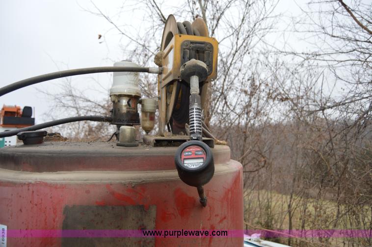 image for item I6938 Double wall vertical oil tank