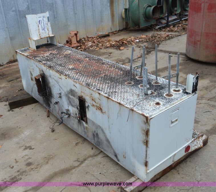 image for item I6940 94"W service bed rear bumper