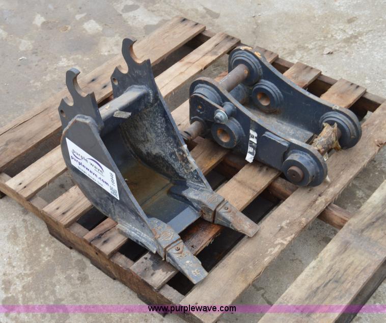 image for item I6946 Kubota quick attach and bucket