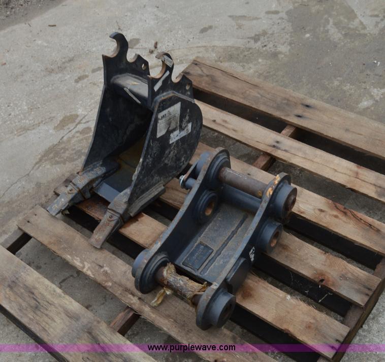 image for item I6946 Kubota quick attach and bucket