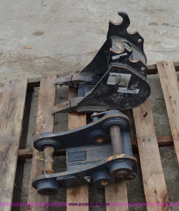 image for item I6946 Kubota quick attach and bucket